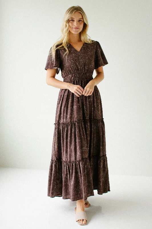 Maxi dresses with flowing tiers -'Elizabeth' Floral Print Tiered Maxi Dress in Dusty Brown