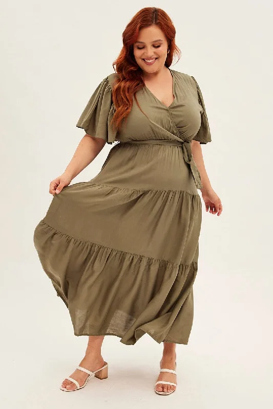 Maxi dresses with luxurious finish -Green Maxi Dress Short Sleeve V-neck Tiered