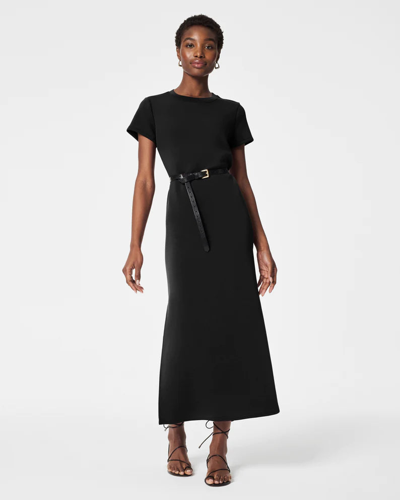 Maxi dresses with flowing material -AirEssentials Maxi T-Shirt Dress - Very Black