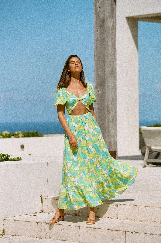 Maxi dresses for a night out -Belle Maxi Dress - Bryony Tropical