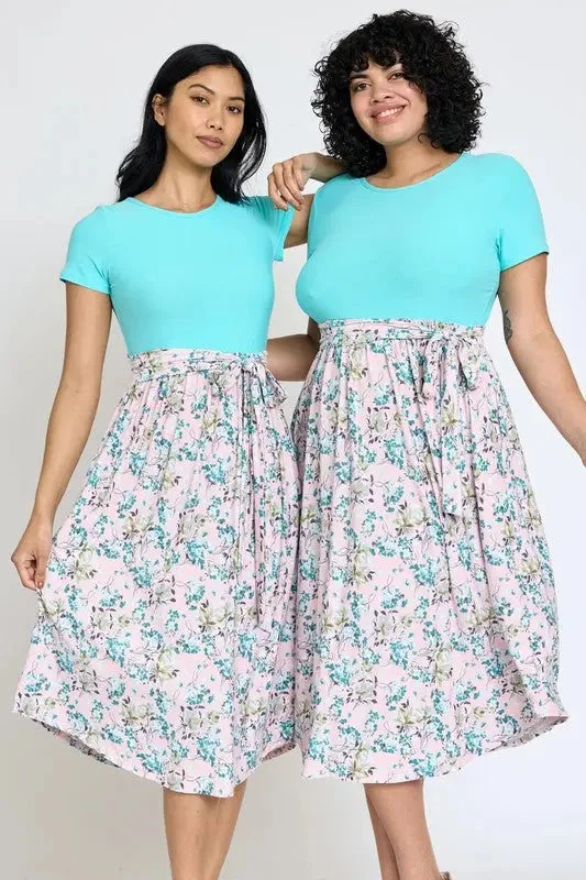 Midi Dresses for Fashionable Day Outfits-Plus Short Sleeve Floral Midi Dress