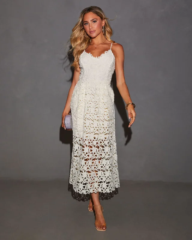 Midi Dresses for Trendy Winter Looks-Picturesque Lace Midi Dress