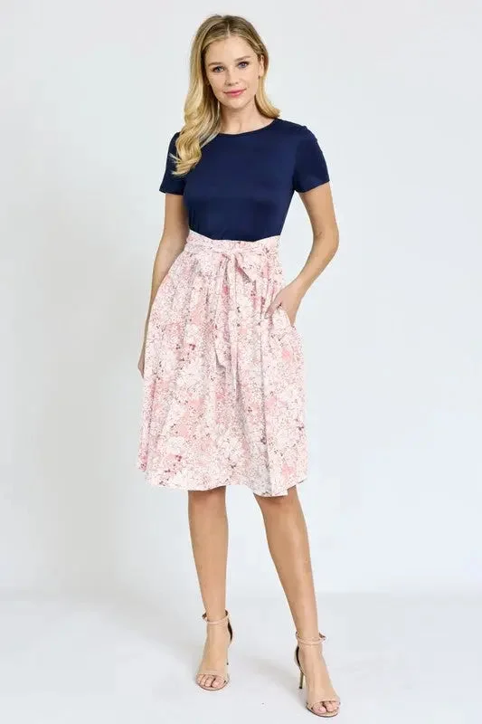 Midi Dresses for Trendy Spring Fashion Weeks-Short Sleeve Floral Sash Midi Dress