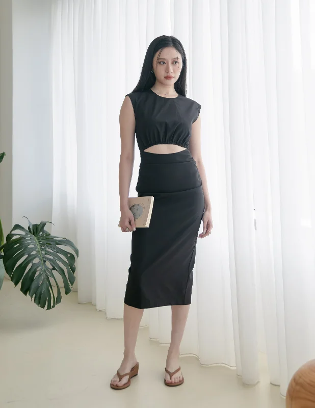 Midi Dresses for Elegant Summer Gatherings-Tessa Cutout Midi Dress in Black